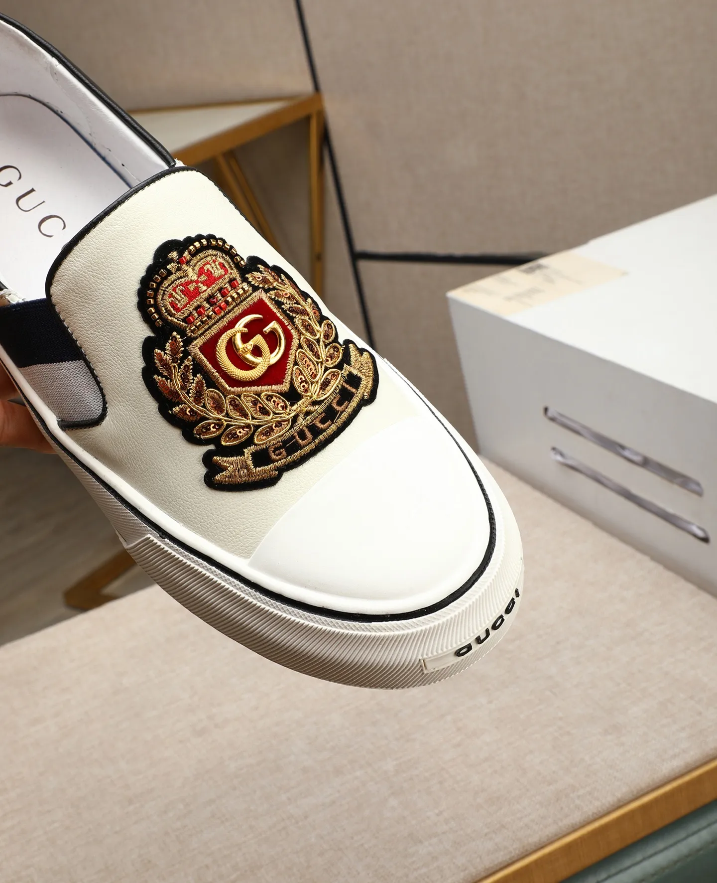 Men's shoes 💰460 GUCCI🔍🔍The latest models are on sale at the same time at the counter. Original calfskin imported from Italy, genuine leather lining, (high-end, extravagant, and classy) with exquisite workmanship. Soles: Original soles specially provided by the original factory. ⚠Exclusive double-layer movable molded soles are super comfortable⚠. Photos of the real thing🎬The real thing is even better🔍🔍"High quality·Follow the order" Code number 38-44